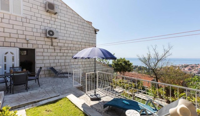 Apartment Milić - Two Bedroom Apartment with Terrace and Sea View (Sinjska 15)