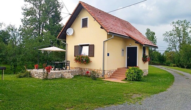 Apartment Milka, (16259), Smoljanac, hr