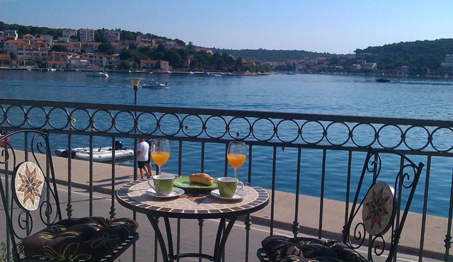 Apartment Milka with sea view