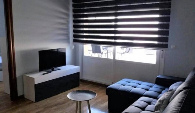 Apartment 'Miralrio 2' with Private Terrace, Wi-Fi and Air Conditioning