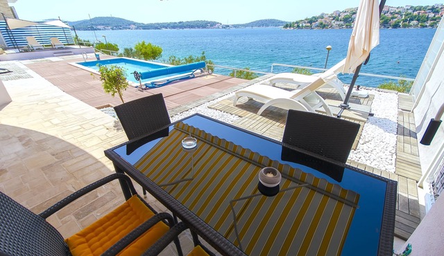 Apartment Mirjana (38571-A1) - Rogoznica