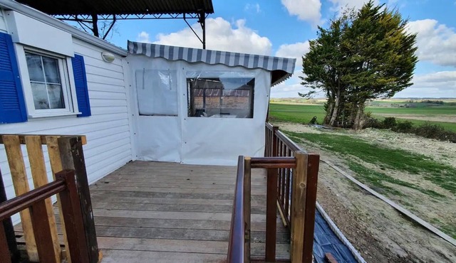 Apartment "Mobile Home Serge" with Private Terrace, Shared Garden & Wi-Fi