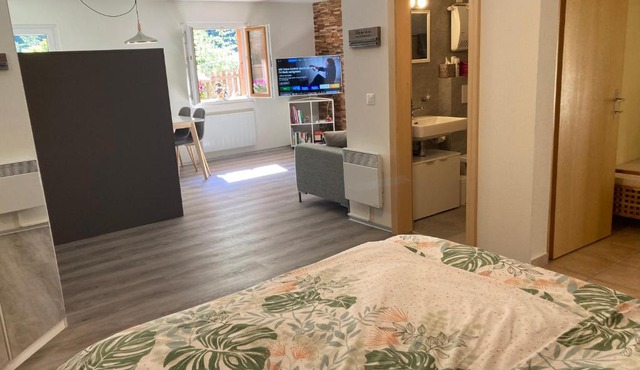 Apartment Morgengruss - 3 Min Walk to Train Station, Central & Quiet