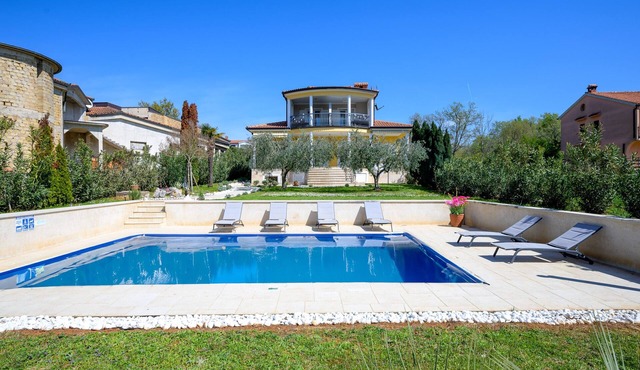 Apartment Muha I with pool in Porec