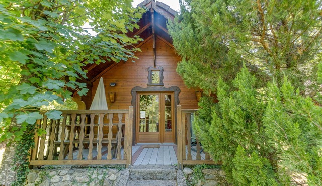 Apartment 'Narcisse' with Mountain View, Wi-Fi and Air Conditioning