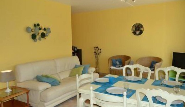 Apartment near Carcassonne and Castelnaudary with heated pool, parking