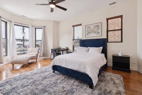Apartment Near Downtown & UChicago condo