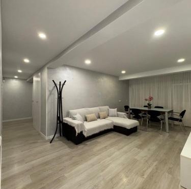 Apartment near downtown