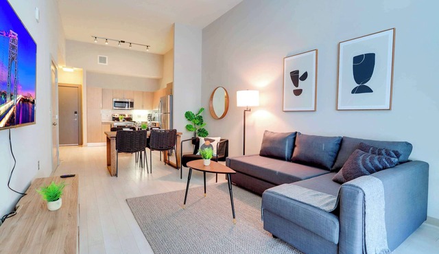 Apartment Near Metro + Fitness Center