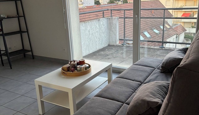 Apartment near Republic and Flag