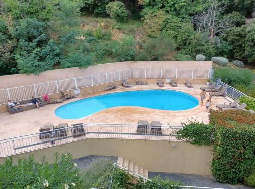Apartment near St Tropez with pool