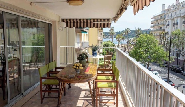 Apartment near the beaches, right in the center, comfortable