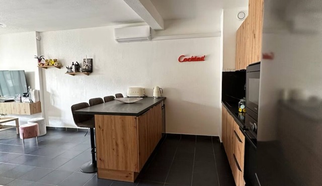 Apartment near the city center and close to the sea