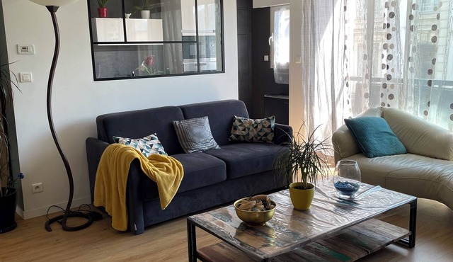 Apartment near train station and town center