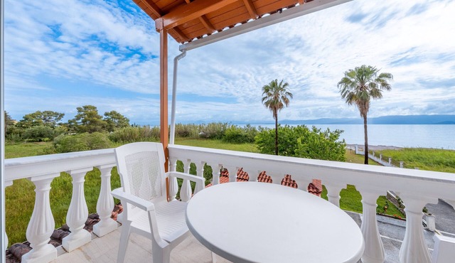 Apartment 'Neptune' with Sea View, Shared Terrace and Wi-Fi