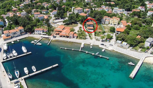 Apartment Nerezine 11815b