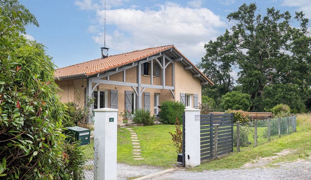 Apartment 'Neuf Entre Lac Et Océan' with Private Terrace, Wi-Fi and Air Conditioning