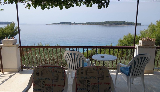 Apartment Nev - 20m from the sea A2 Mali(2+1) - Blato, Island Korcula, Croatia