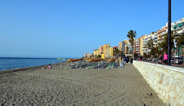 APARTMENT NEXT TO THE BEACH AND IN THE CENTER OF FUENGIROLA