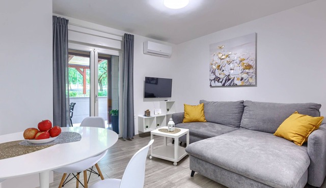 Apartment Nikola by Interhome