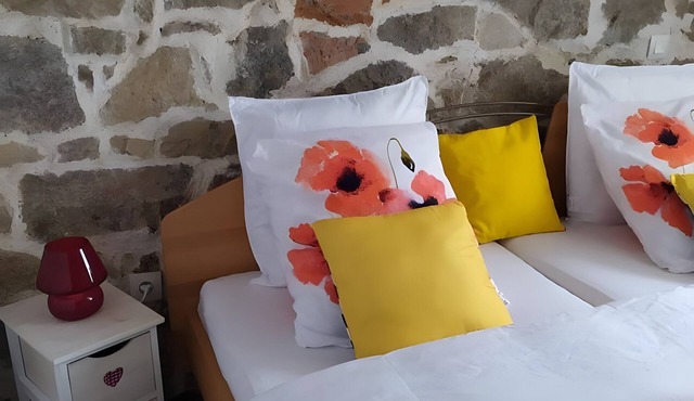 Apartment 'Nid Douillet En Ville - L'atipik' with Wi-Fi
