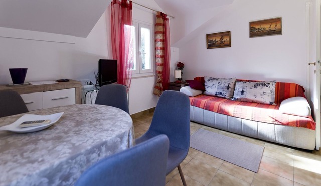Apartment Niki - One-Bedroom Apartment with Balcony (A2+1)
