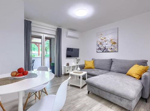 Apartment Nikola by Interhome