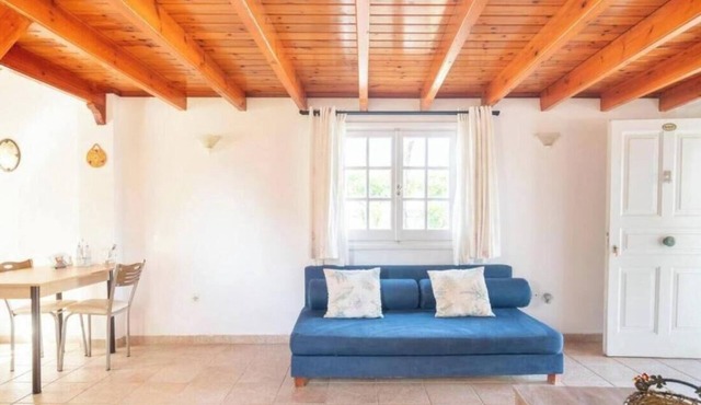 Apartment 'Niovi One-Bedroom Bungalow - Split' with Shared Pool, Wi-Fi and Air Conditioning