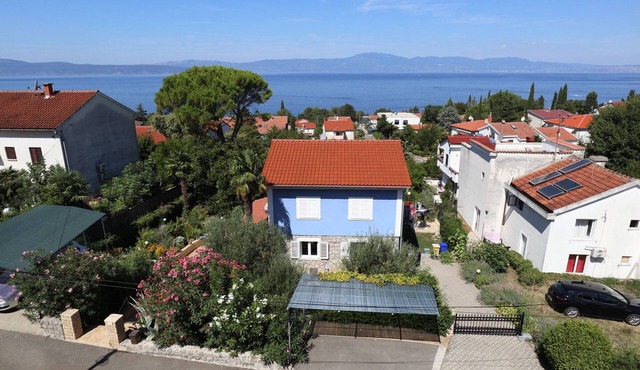 Apartment Njivice for 2 persons, 3 star "Lilis" apartment