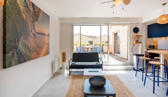 Apartment 'Notre Dame' with Sea View, Private Terrace and Wi-Fi