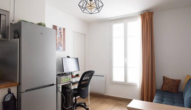 Apartment of 26 m2 near the park of Belleville