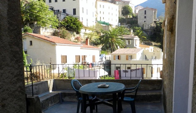 Apartment of 72 m2 in a house in Corsica