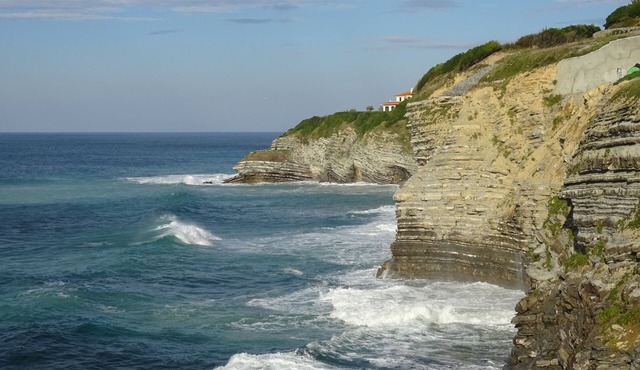 Apartment of 50 m², T3 calm and renovated, 50 m from the large beach