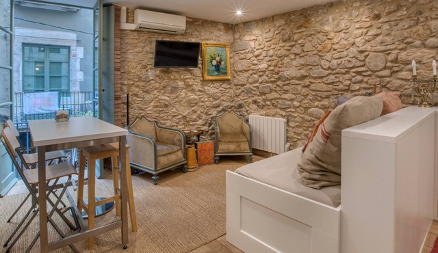 Apartment “Old Side Girona one” with Balcony, Wi-Fi & A/C