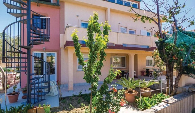 Apartment Olive House Rab