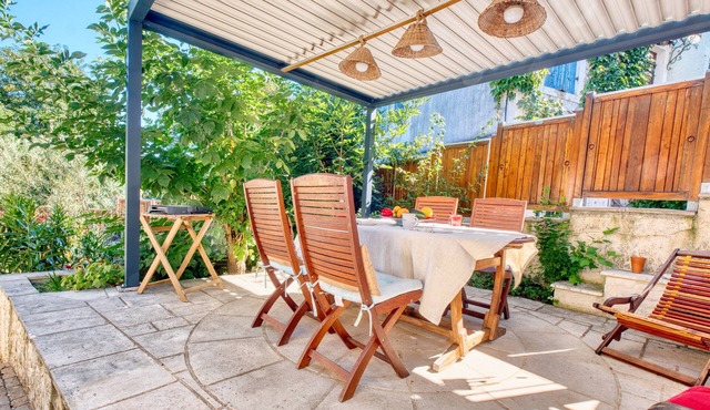 Apartment "Olympe" – Terrace and Garden, Ideal for Couples or Small Families