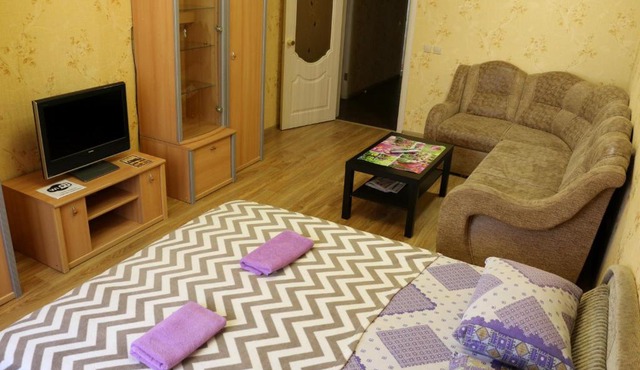 Apartment on 2nd Metallistov