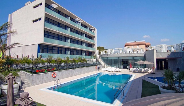 Apartment on Costa Dorada near the Beach