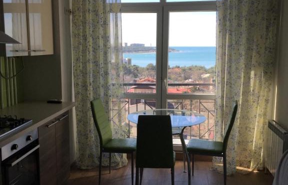 Apartment on Halturina 11