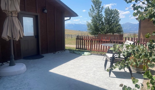 Apartment on Private Small Ranch - Sapphire Mtns