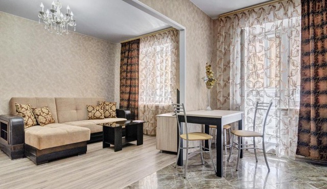 Apartment on Suvorova 165