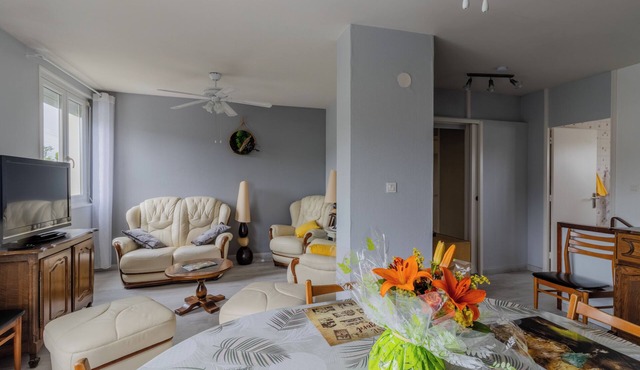 apartment on the 1st floor, renovated, pleasant, and quiet,