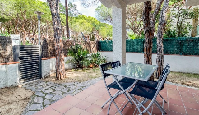 Apartment on the beach near public transport