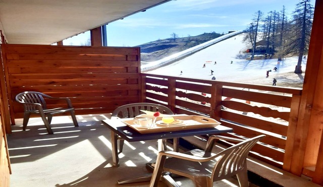 Apartment on the Foot of Slopes in Guillaumes