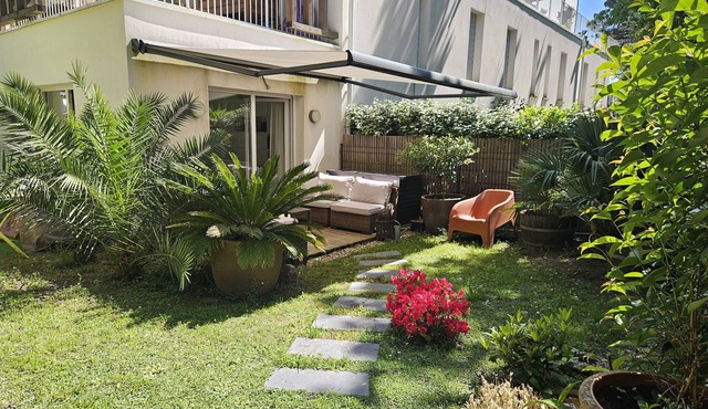 Apartment on the ground floor. Surrounded by greenery