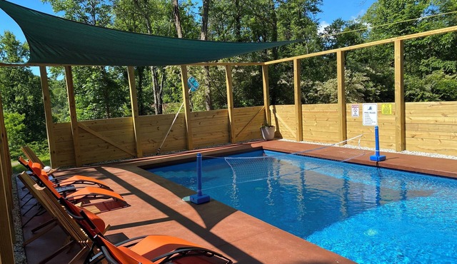 Apartment on the Knoll with private pool