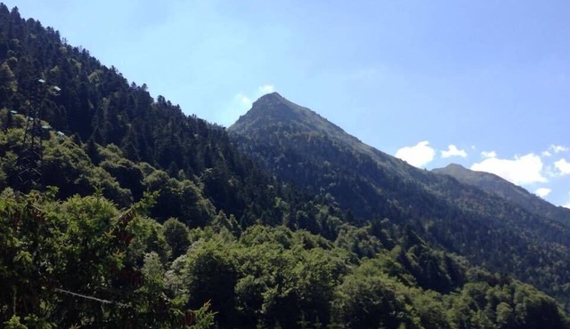 Apartment on the shores of Lake Fabreges