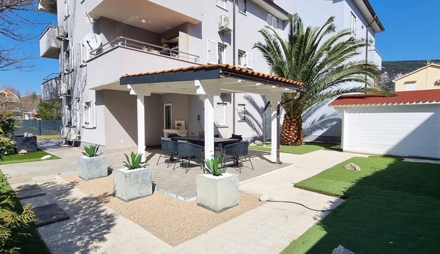 Apartment Osmanovic A6 - with private Garden