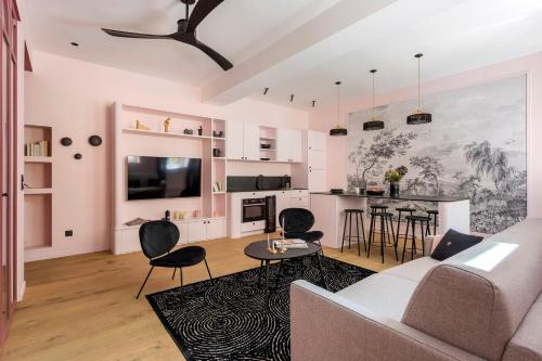 Apartment overlooking Fourvière balcony