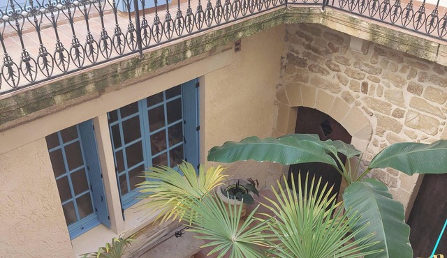 Apartment P1 mezzanine historic center of Sommières